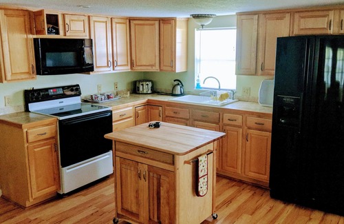 Fort McCoy Cottage | Heart of the Ocala National Forest and Lake Kerr Beautiful & Delightful Lake Cottage