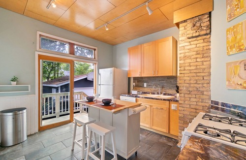 Whittier Apartment | Heart of Uptown - Victorian Retreat