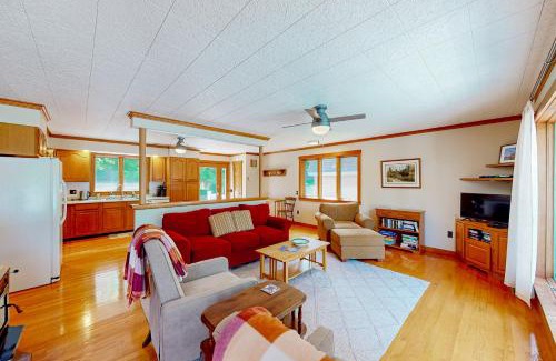 Orland House | Heart Pond Hideaway & Annex