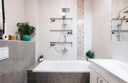 Kosancicev Venac Apartment | Heart Strings with Terrace Old Town Renovated