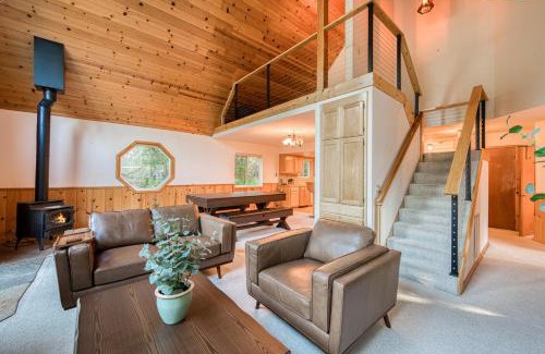Truckee House | Hearthlight Cabin at Tahoe Donner by Tahoe Getaways - Pet-Friendly 3BR w Guest Suite