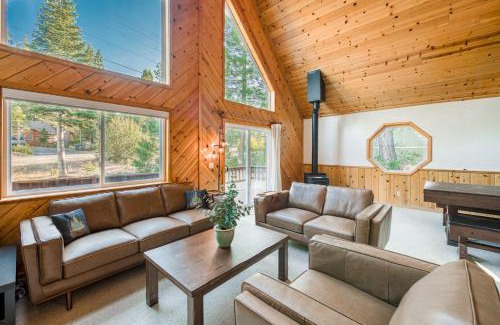 Truckee House | Hearthlight Cabin at Tahoe Donner by Tahoe Getaways - Pet-Friendly 3BR w Guest Suite