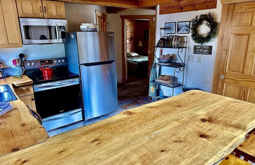 Estes Park Cabin | Heartland Mtn Retreat - 5 bedroom log home with hot tub