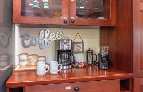 Guerneville House | HeartoftheRiver-FUN Family Vacation Retreat! Inspired & Magical!HtTb/WiFi/Pup