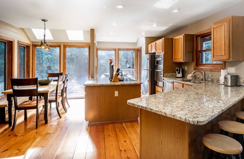 Baldy Mountain House | Heartstone Hideaway Home: Hot Tub, Dog Friendly