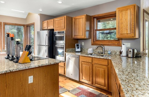 Baldy Mountain House | Heartstone Hideaway Home: Hot Tub, Dog Friendly