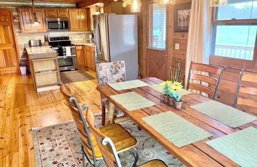 Wears Valley Cabin | Heartwood Lavish Cottage in the Smoky Mountains