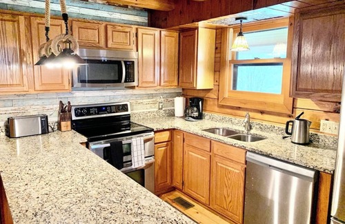 Wears Valley Cabin | Heartwood Lavish Cottage in the Smoky Mountains