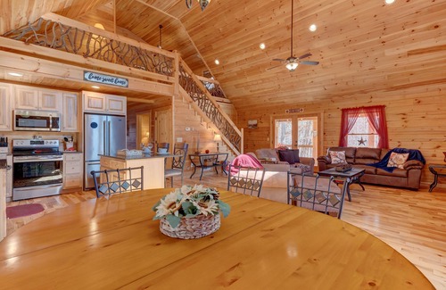 Eagle Mountain Cabin | Heated Indoor Pool - Hot Tub 6 Seater - Fire Pit - Wineries - Pickleball - Gym