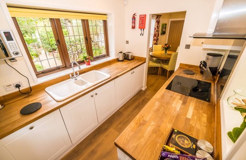 Hastings Cottage | Heated indoor pool & spa, countryside holiday cottage near the beach & park