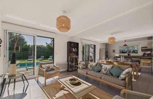 Saint-Vincent-sur-Jard Ski Chalet | Heated pool – 750m from Beach - 4 Adults, 4 kids