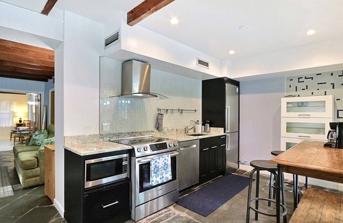 Historic Downtown Savannah House | Heated Pool | 5*Clean | Flex Cancelation