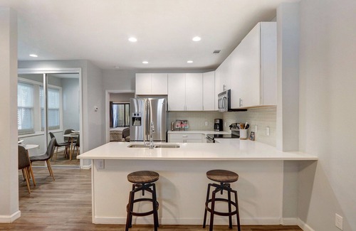 Historic Downtown Savannah House | Heated Pool Access, 2 blocks from Forsyth Park!