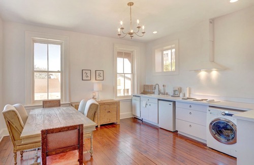 Historic Downtown Savannah House | Heated Pool Access | 5*Clean | Flex Cancelation |