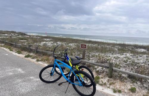 Miramar Beach House | Heated Pool and Golf Cart, Walk to Beach! Best deal!