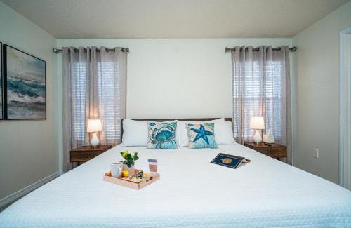 Miramar Beach House | Heated Pool and Golf Cart, Walk to Beach! Best deal!