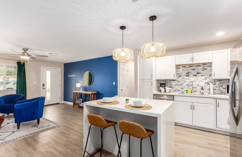Tempe House | Heated Pool and Spa. Game Room Sleeps 8!