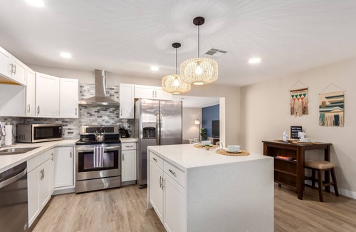 Tempe House | Heated Pool and Spa. Game Room Sleeps 8!