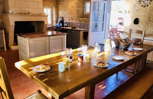 Gardegan-et-Tourtirac House | Heated pool, beautiful traditional stone house & stunning views near St Émilion