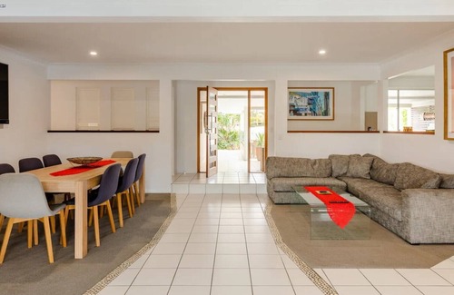Mermaid Waters House | Heated Pool! Complete Waterfront Entertainer. Huge Deck, Pontoon & Pool Table