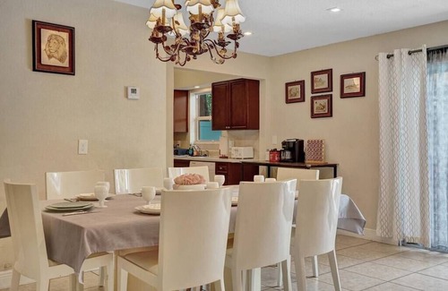 Hallandale Beach Villa | Heated Pool Elegant Family Home 10 Min to Beach