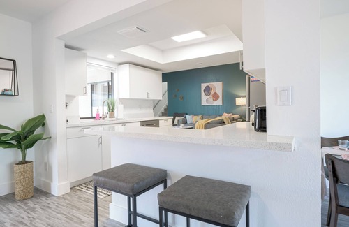 Mariner House | Heated Pool | Game Room | 9 beds | 2 Living Rooms for Groups & Families! PETS OK!