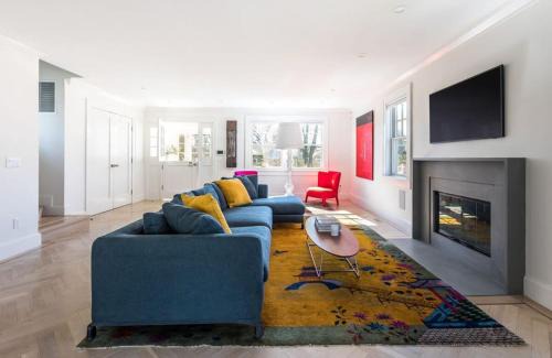Sag Harbor House | Heated Pool, Grill, Breakwater by RoveTravel