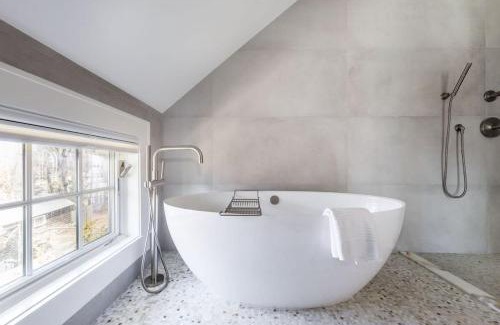 Sag Harbor House | Heated Pool, Grill, Breakwater by RoveTravel