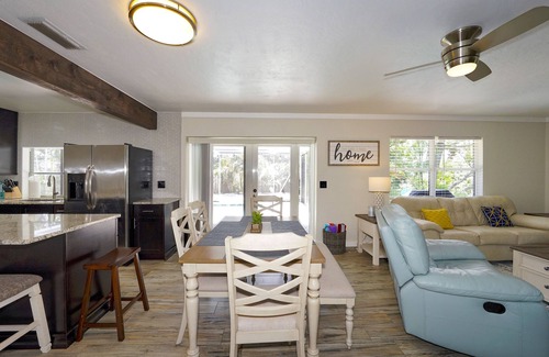 Southgate House | Heated Pool ❤ Home- Close to Beaches, Restaurants