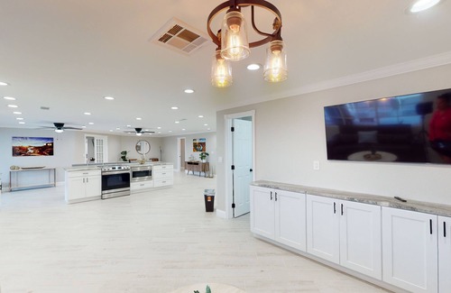 Fort Myers House | Heated Pool Home on a Canal