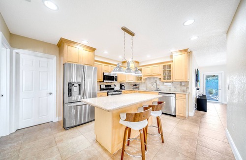Garden Isles House | Heated Pool & Hot Tub! WaterFront+1 Mile To Beach!