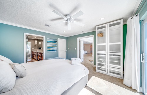 Pompano Isles House | Heated Pool & Hot Tub! Waterfront+1 Mile To Beach!