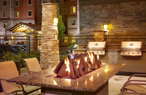 Midvale Apartment | Heated Pool & Hot Tub Access + Free Breakfast Buffet. Studio Suite great for Business Travelers!