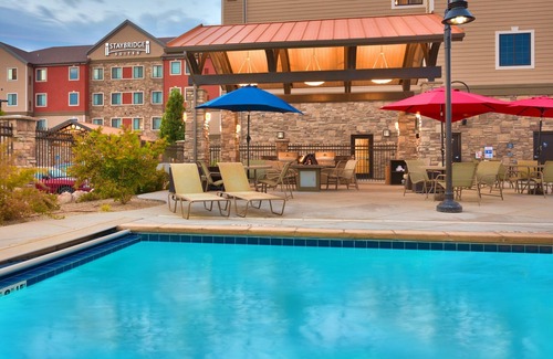Midvale Apartment | Heated Pool & Hot Tub + Free Breakfast Buffet. Great Location! Close to Jordan Landing