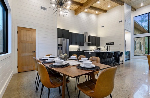 Hochatown Cabin | Heated Pool|Hot Tub|PlaySet|Pet Friendly|10 Guest|3BD