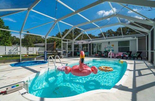 Clearwater House | Heated Pool & Hot Tub Villa w/Games 12min to Beach