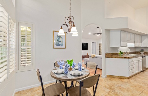 Central Scottsdale House | Heated Pool, Hot Tub and Putting Green! 2 King Master Suites!