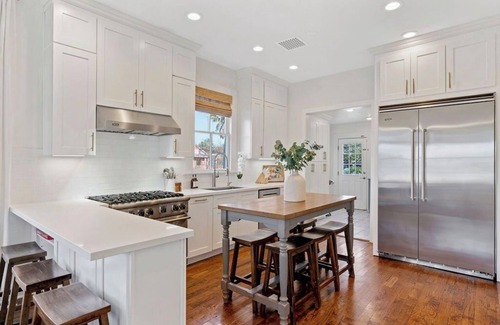 San Jacinto House | Heated pool & hot tub; walk to beach; includes guest house