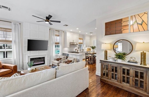 San Jacinto House | Heated pool & hot tub; walk to beach; includes guest house