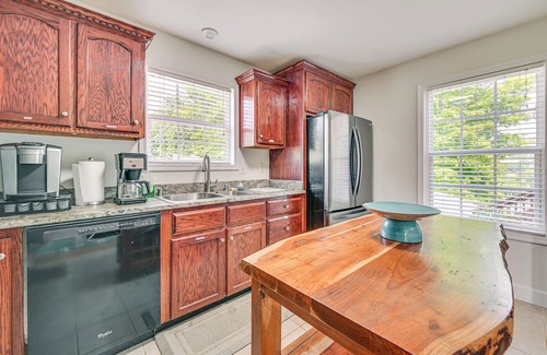 Mount Vernon House | Heated Pool, Lake Views & Dock: Mt Vernon Getaway!
