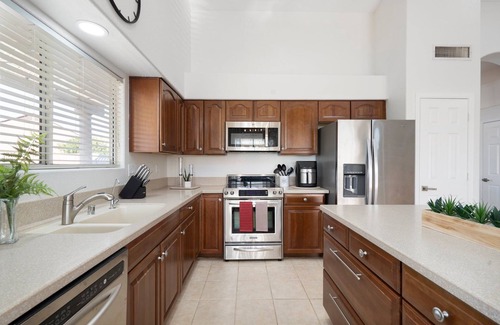 Arrowhead Ranch House | Heated Pool! Lakeview near Golf & University, Family Friendly