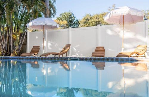 Del Prado House | Heated Pool Mini Golf Game Room Fire Pit