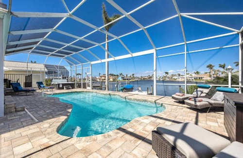 Pelican House | Heated Pool, Outdoor Kitchen, Sleeps 10! - Villa Bay Vista - Roelens Vacations