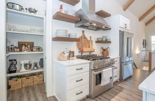 Lake Oconee House | Heated Pool, Private Lake Views, Dock, Kayaks, SUP