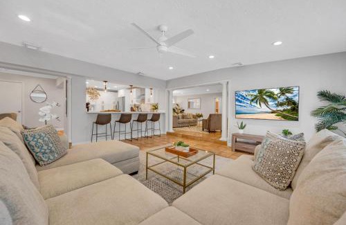 Coral Ridge House | Heated pool Quiet Neighborhood Family Vacation Escape Key