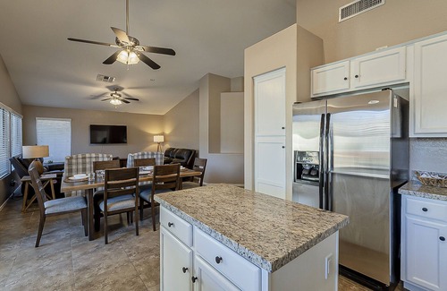 Gilbert House | ~Heated Pool/Spa, King bed, Amazing Backyard & Location! Hiking, Biking, Parks