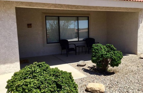 Lake Havasu City House | HEATED POOL. SPACIOUS WHOLE HOUSE. QUIET NEIGHBORHOOD. CLOSE TO LAKE & GOLF. AMPLE PARKING.