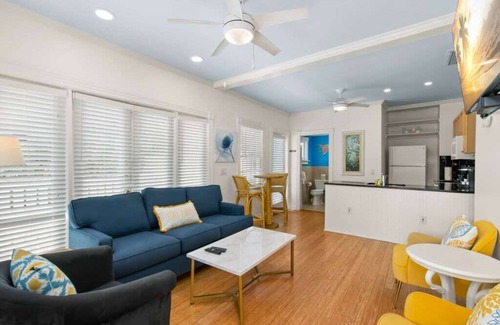 Downtown House | Heated Pool, Steps to Duval St - Poolside Paradise