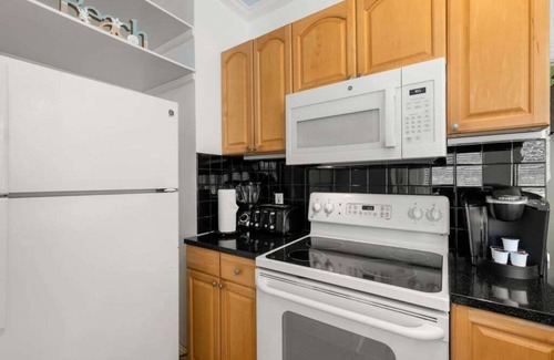 Downtown House | Heated Pool, Steps to Duval St - Poolside Paradise