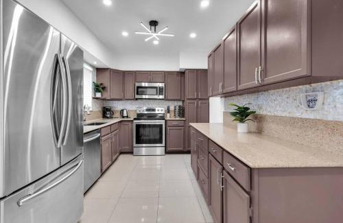 North Miami Beach Villa | Heated Pool Tropical Backyard 3 Bedrooms, 12 min to the Ocean